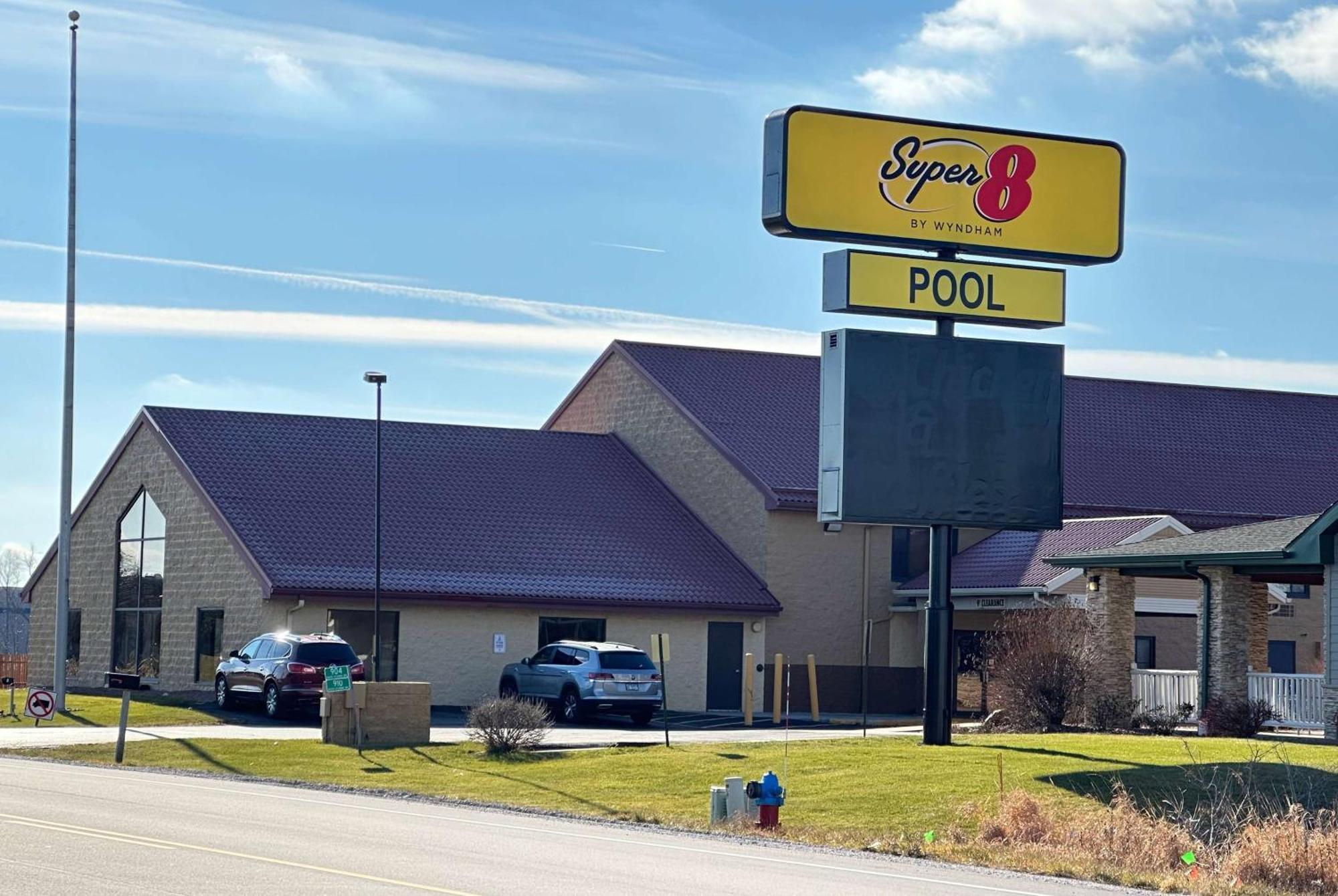 Super 8 By Wyndham Sturtevant Racine Exterior foto